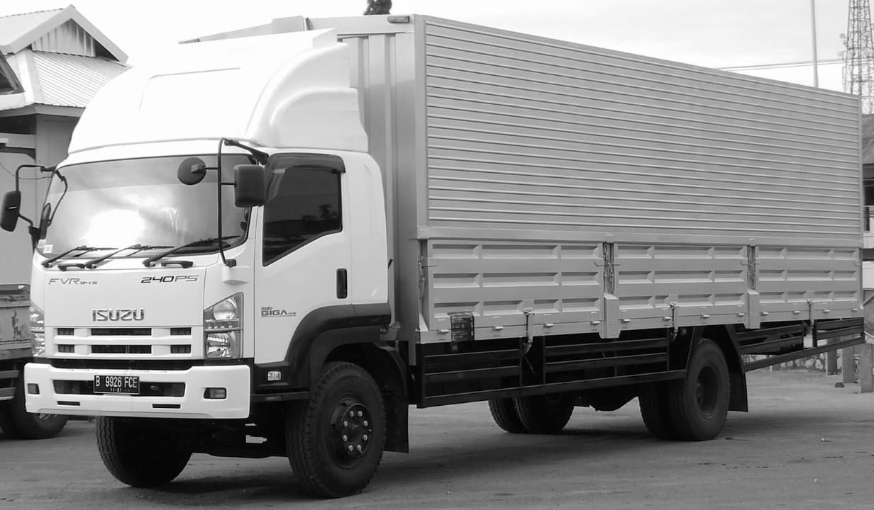 Pintu Samping Terbuka, Keuntungan Makin Lebar! Kenali Truk Wing Box Sekarang