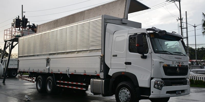 Bukan Truk Biasa! Intip Keunggulan Truk Wing Box yang Bikin Pengiriman Lebih Efisien