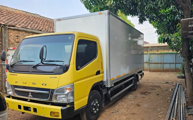 Inilah Jenis Truk Box yang Wajib Kamu Ketahui untuk Pengiriman Barang di Indonesia