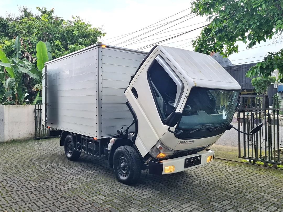 Wajib Tahu Berapa Kapasitas Truk Colt Diesel Sebelum Menyewanya!