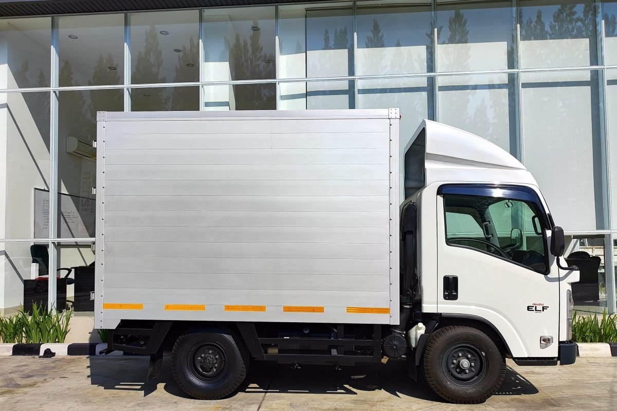 Hemat Biaya dan Perlindungan Maksimal untuk Barang, Keunggulan Truk Box dalam Menunjang Logistik Perusahaan