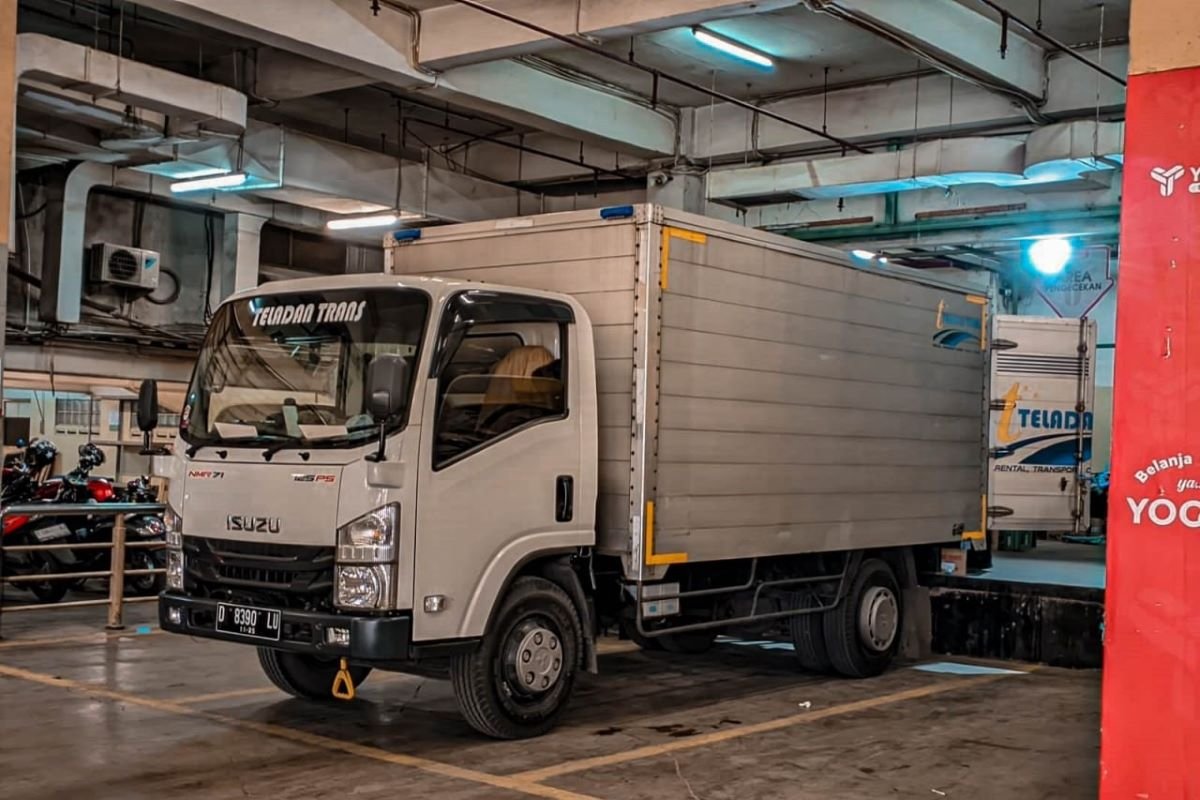 Keuntungan Menggunakan Truk Box untuk Pengiriman dan Transportasi Efisien Melalui SMB Cargo Trans
