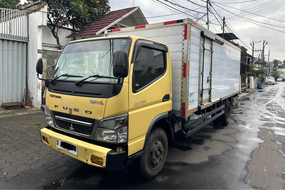 Menyewa Truk Box di Surabaya Sebagai Solusi Terjangkau dan Fleksibel untuk Kebutuhan Distribusi Anda