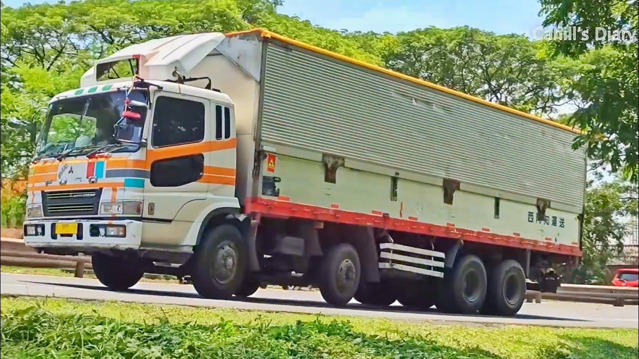 Perbedaan dan Keunggulan Truk Wing Box Dibandingkan Truk Tronton