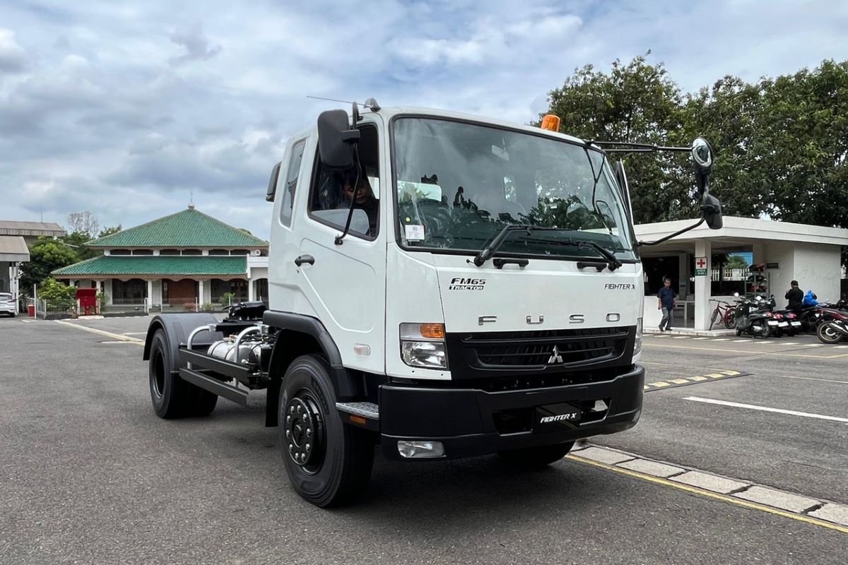 Gampang dan Efisien! Sewa Truk Fuso Surabaya dengan Harga Murah untuk Pengiriman Berbagai Bidang Bisnis