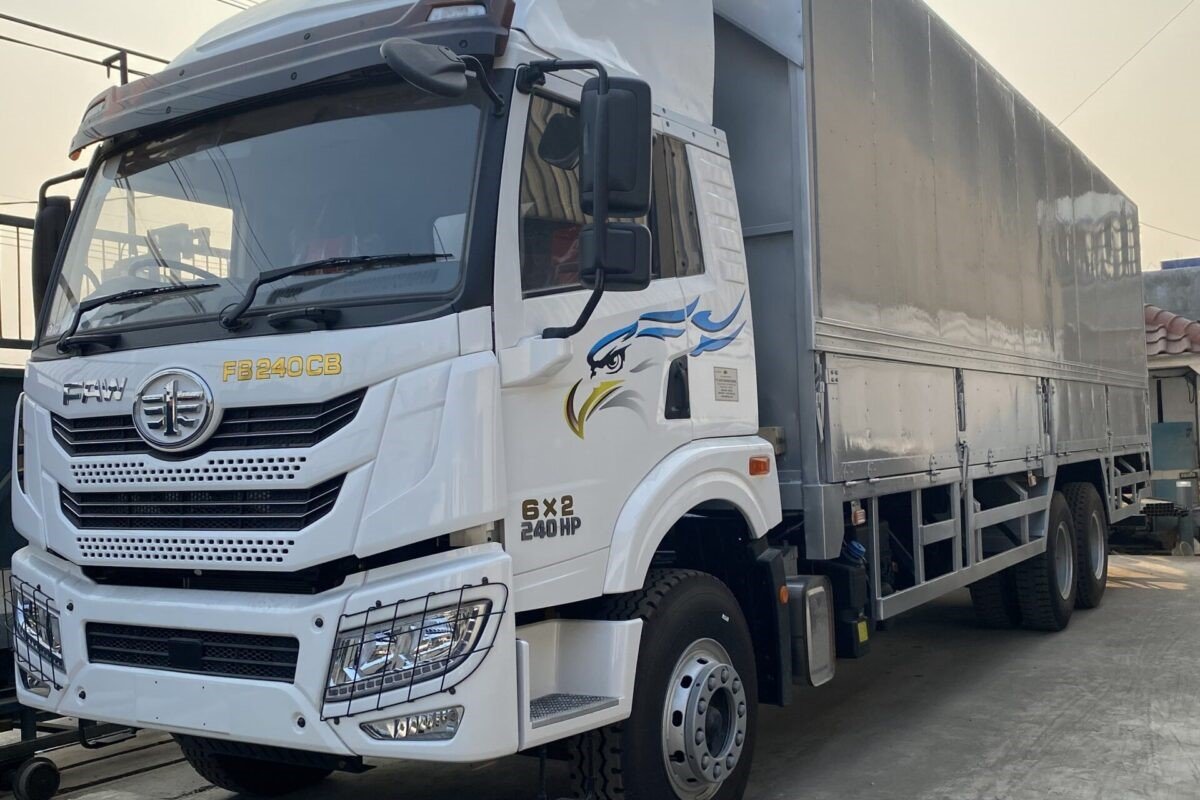 Jenis Truk, Jarak, dan Durasi: Penentu Biaya Sewa Truk Box dengan Pengemudi Berpengalaman Surabaya